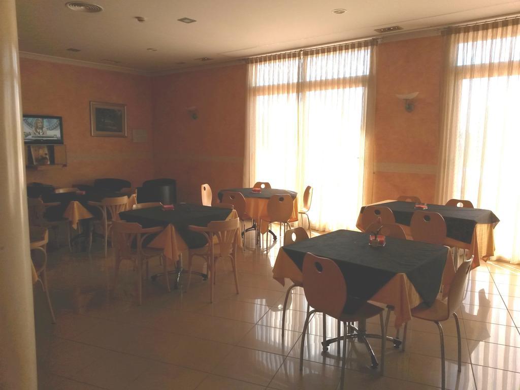Hotel La Torre Los Montesinos Esterno foto